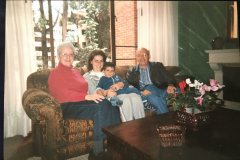 Gianna.Mami_.Papi_.Steven-scaled